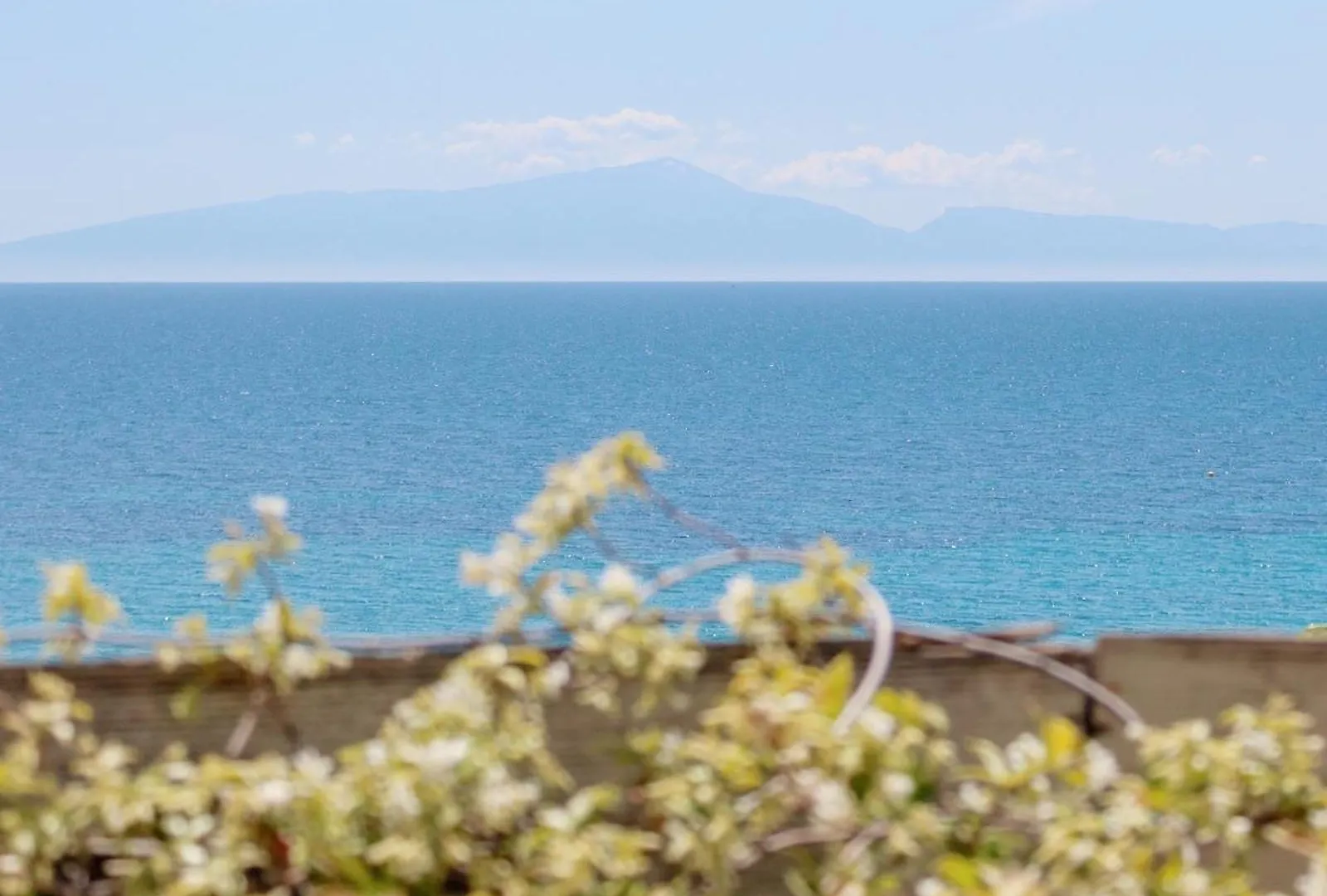 Aegean Blue Beach Hotel Nea Kallikrateia 2*,